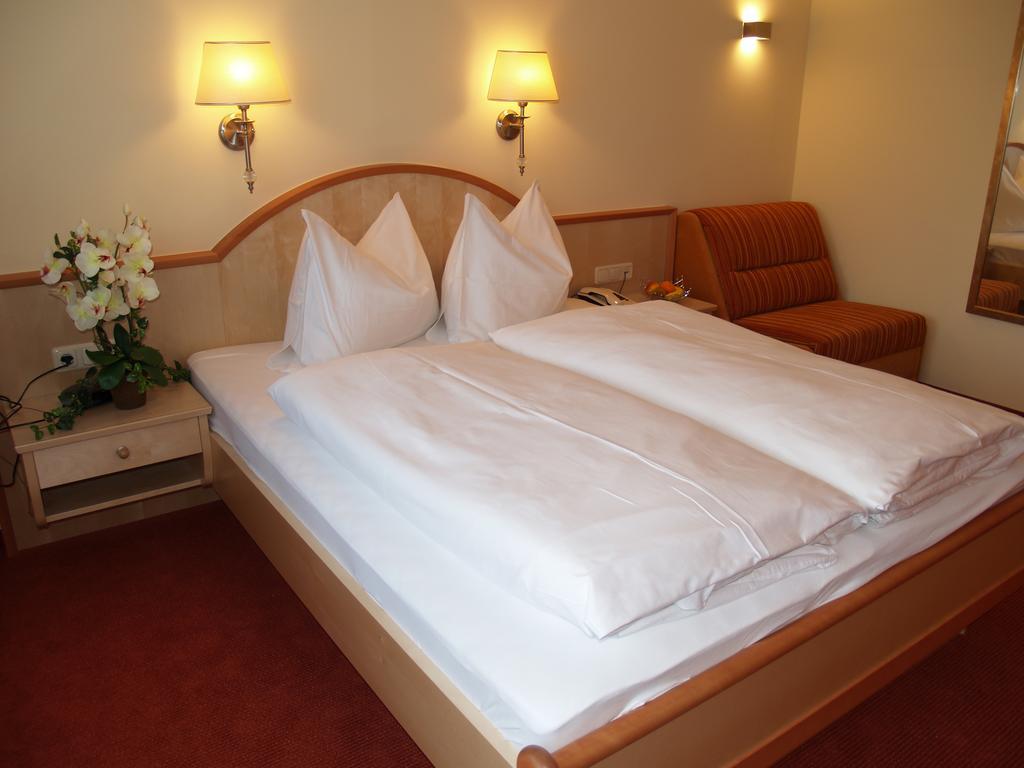 Tirolerhof Hotel Lermoos Phòng bức ảnh